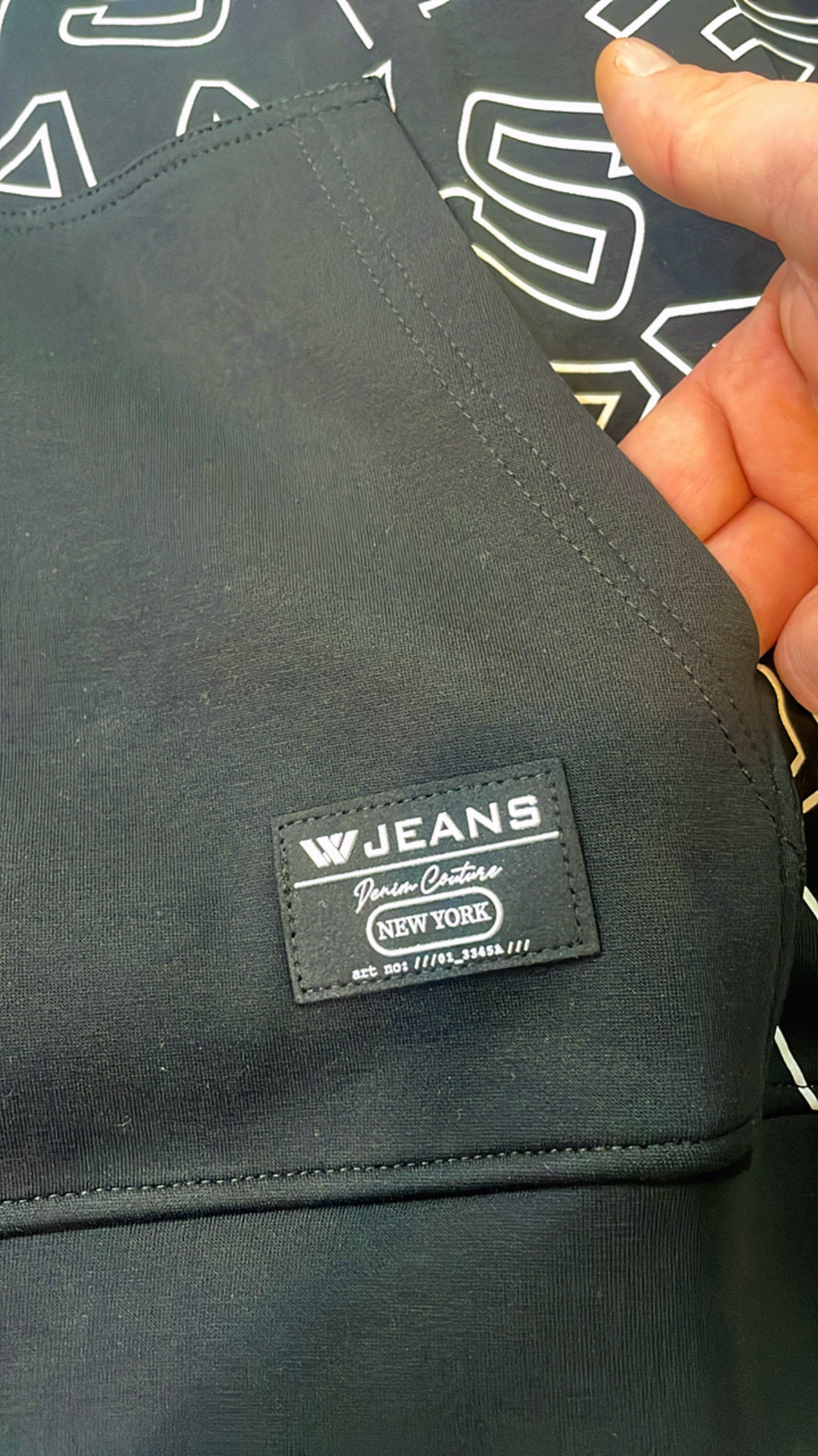 קפוצ׳ון של W-JEANS